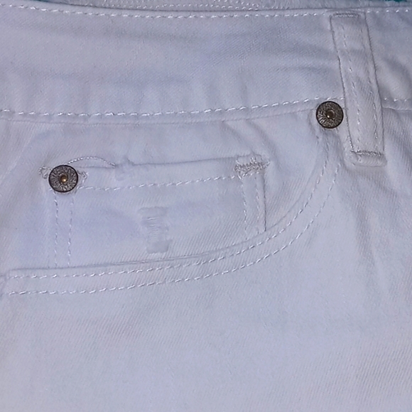 NWT,Cute,a.n.a,Lightly Distressed, Ankle/Crop,Jeans with Embroidered Frayed Hems - Picture 15 of 16